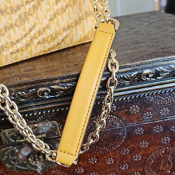 NWT Michael Kors Marigold crossbody/shoulder bag - Picture 8 of 10